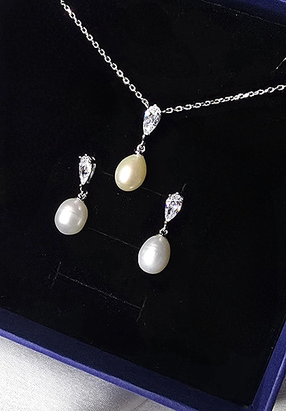 OG Pearl Pendant Set