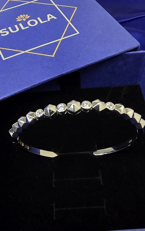 Dhairya Kada Bracelet