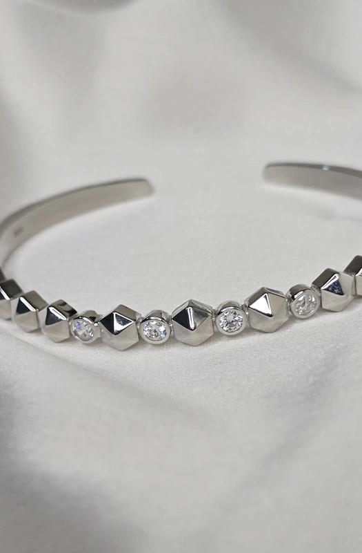 Dhairya Kada Bracelet