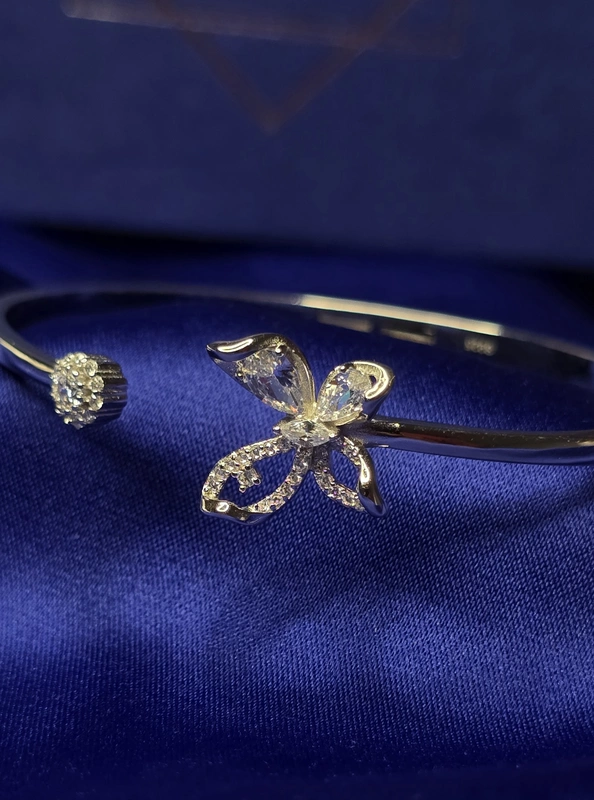 Butterfly Kada Bracelet (White)