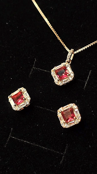 Maya Pendant Set